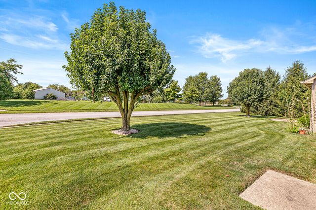 735 Cottage Lane, Greenwood, IN 46143
