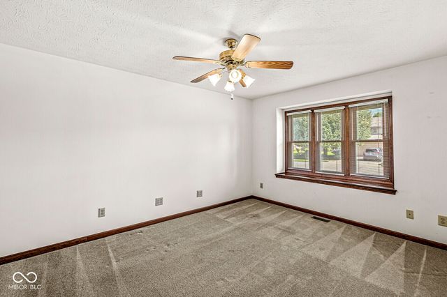 735 Cottage Lane, Greenwood, IN 46143