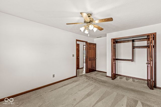 735 Cottage Lane, Greenwood, IN 46143