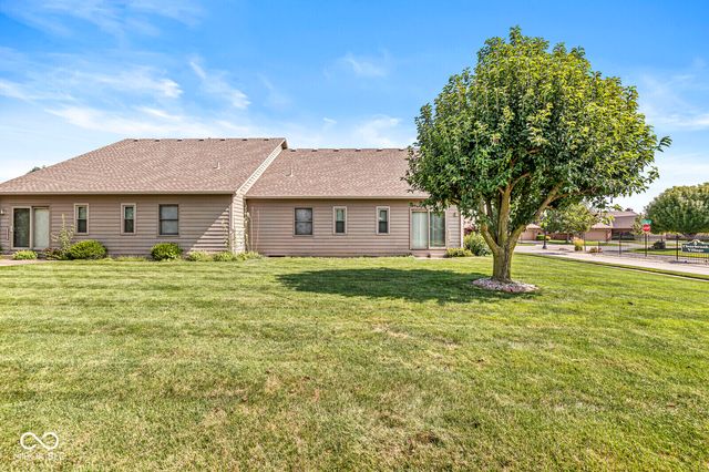 735 Cottage Lane, Greenwood, IN 46143