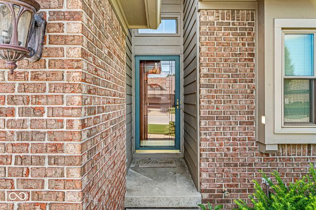 735 Cottage Lane, Greenwood, IN 46143