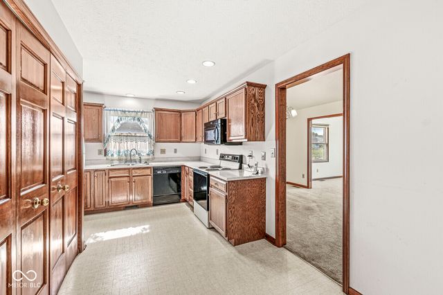 735 Cottage Lane, Greenwood, IN 46143