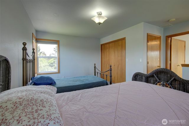 124 S Razor Clam Drive SW, Ocean Shores, WA 98569