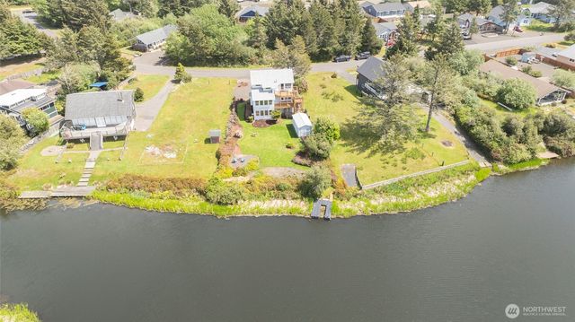 124 S Razor Clam Drive SW, Ocean Shores, WA 98569