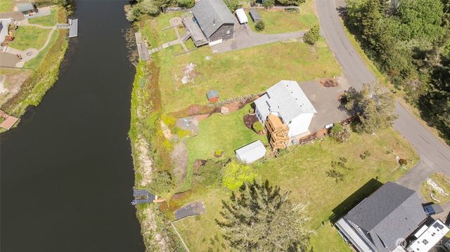 124 S Razor Clam Drive SW, Ocean Shores, WA 98569