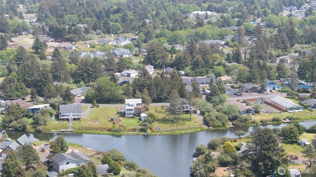 124 S Razor Clam Drive SW, Ocean Shores, WA 98569