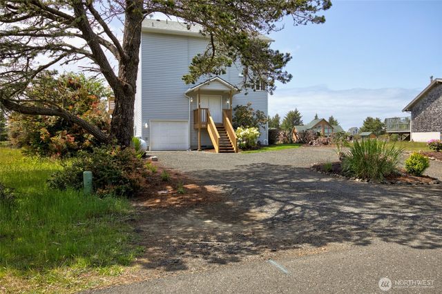 124 S Razor Clam Drive SW, Ocean Shores, WA 98569