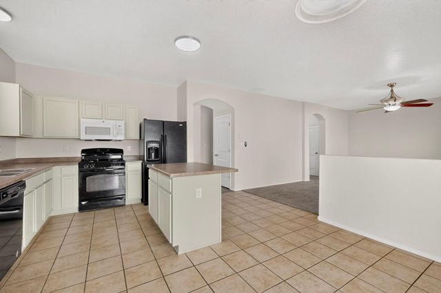 3905 North Pole Loop NE, Rio Rancho, NM 87144