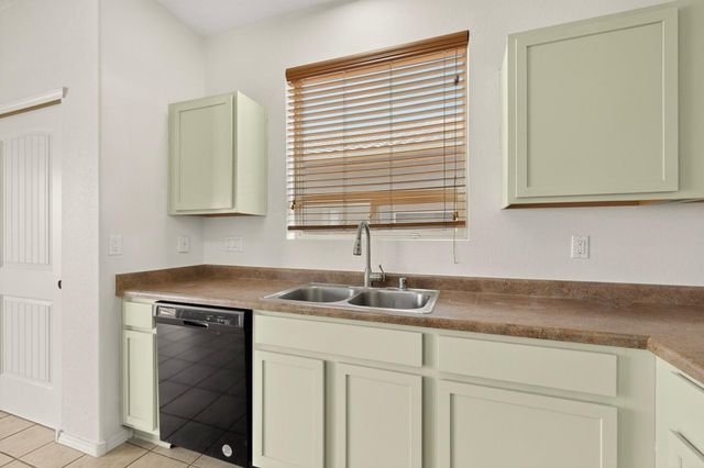 3905 North Pole Loop NE, Rio Rancho, NM 87144