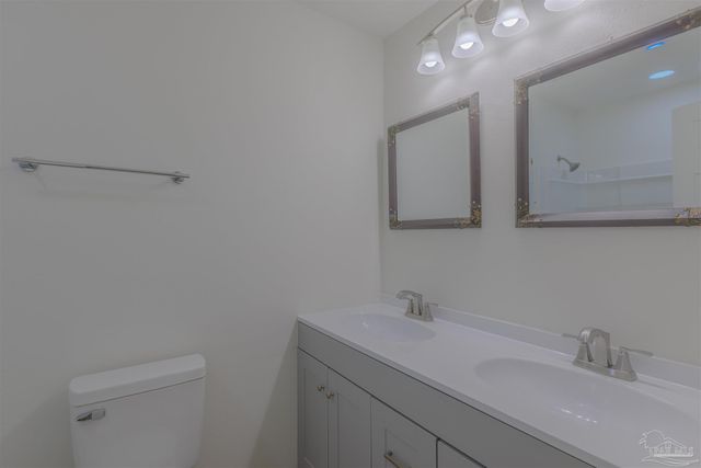 2080 Elaine Cir, Pensacola, FL 32504