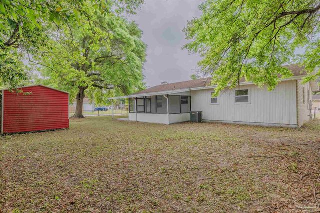 2080 Elaine Cir, Pensacola, FL 32504