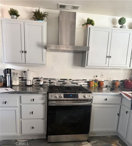 13412 Fox Point Road, Victorville, CA 92392