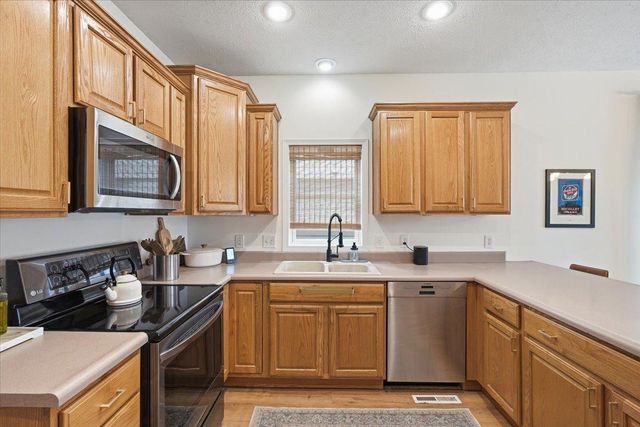 3915 Zane Avenue N, Robbinsdale, MN 55422