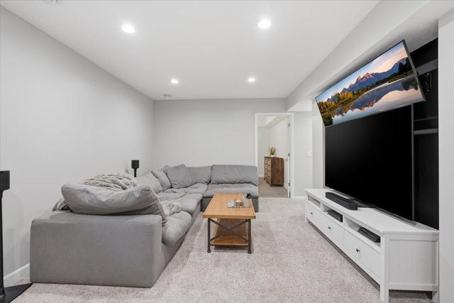 3915 Zane Avenue N, Robbinsdale, MN 55422