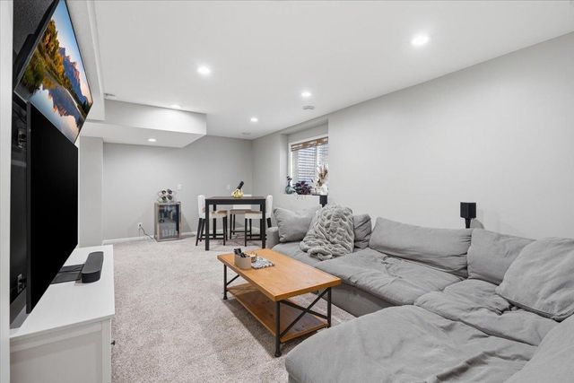 3915 Zane Avenue N, Robbinsdale, MN 55422