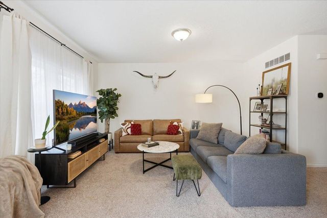 3915 Zane Avenue N, Robbinsdale, MN 55422