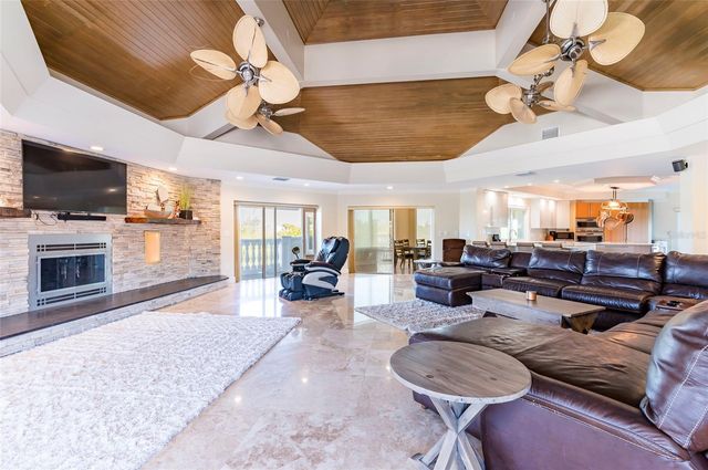 2268 KINGS POINT DRIVE, Largo, FL 33774