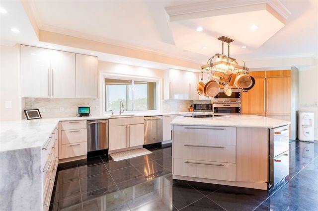 2268 KINGS POINT DRIVE, Largo, FL 33774