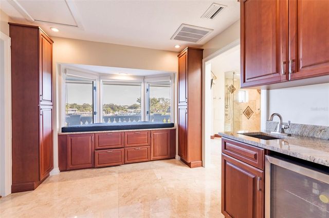 2268 KINGS POINT DRIVE, Largo, FL 33774