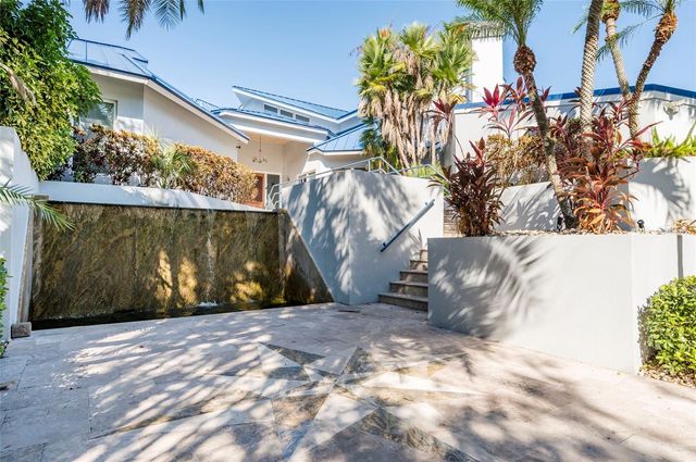 2268 KINGS POINT DRIVE, Largo, FL 33774