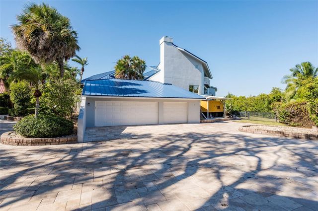 2268 KINGS POINT DRIVE, Largo, FL 33774