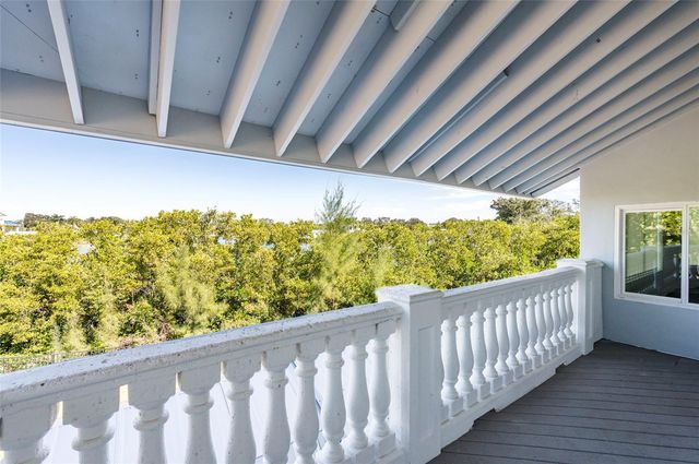 2268 KINGS POINT DRIVE, Largo, FL 33774