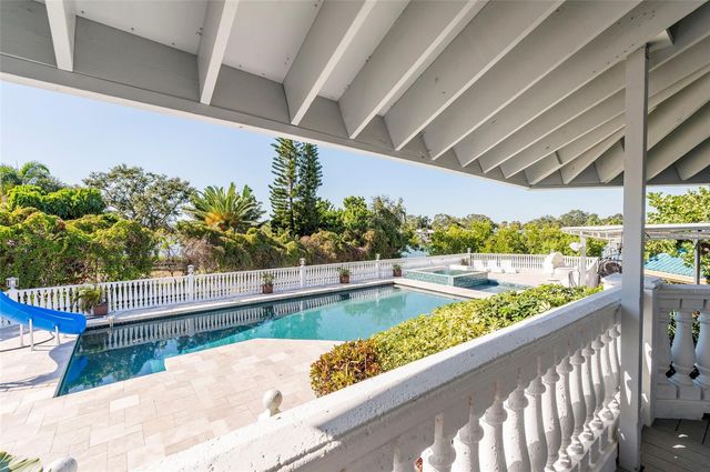 2268 KINGS POINT DRIVE, Largo, FL 33774