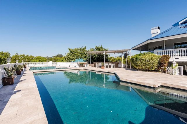 2268 KINGS POINT DRIVE, Largo, FL 33774