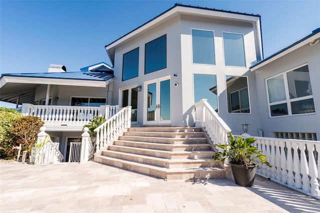 2268 KINGS POINT DRIVE, Largo, FL 33774