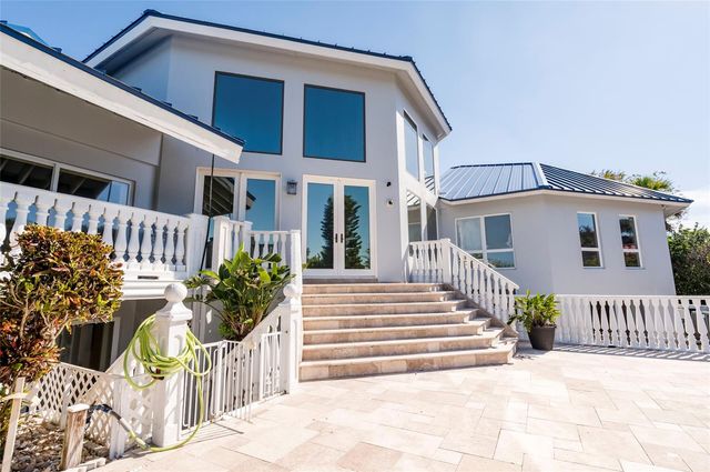 2268 KINGS POINT DRIVE, Largo, FL 33774