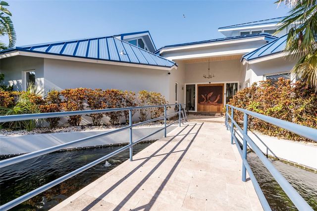 2268 KINGS POINT DRIVE, Largo, FL 33774