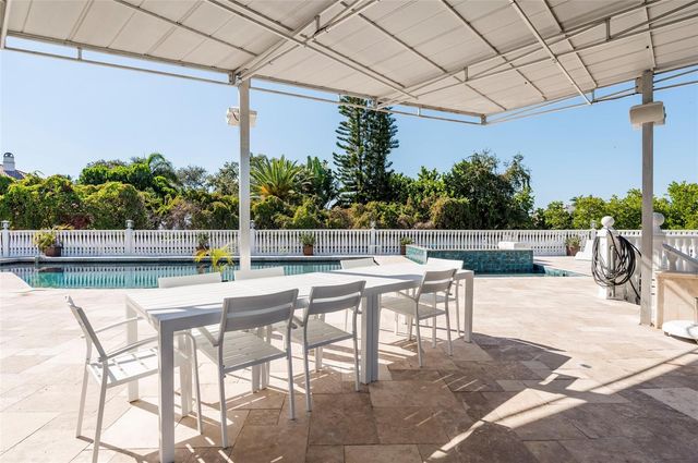 2268 KINGS POINT DRIVE, Largo, FL 33774