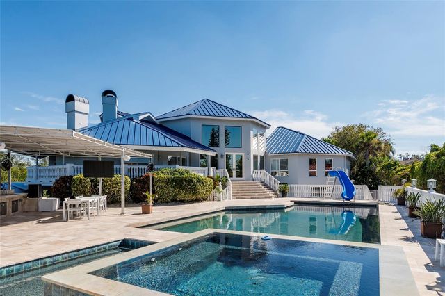 2268 KINGS POINT DRIVE, Largo, FL 33774