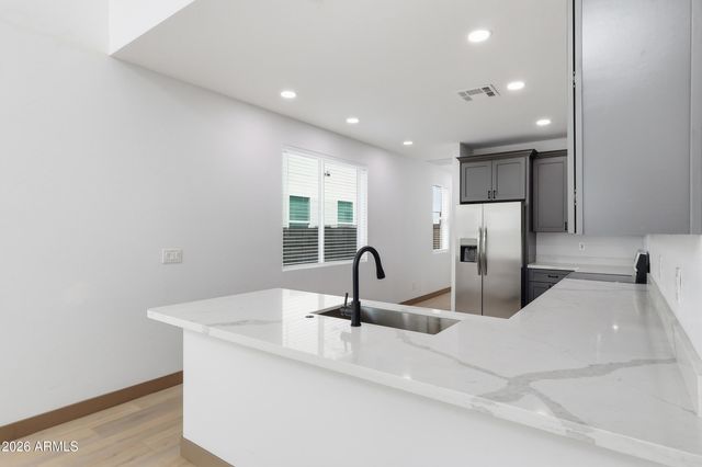 2813 E Trumbull Road 2, Phoenix, AZ 85040