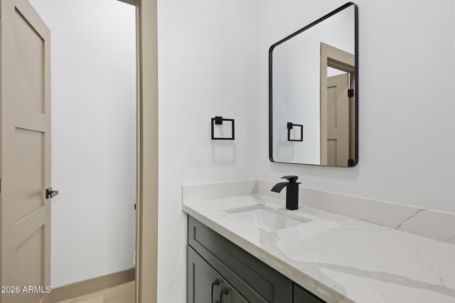 2813 E Trumbull Road 2, Phoenix, AZ 85040