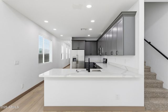 2813 E Trumbull Road 2, Phoenix, AZ 85040