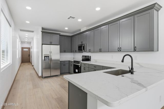 2813 E Trumbull Road 2, Phoenix, AZ 85040