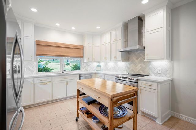 615 Inlet Drive, Livingston, TX 77351