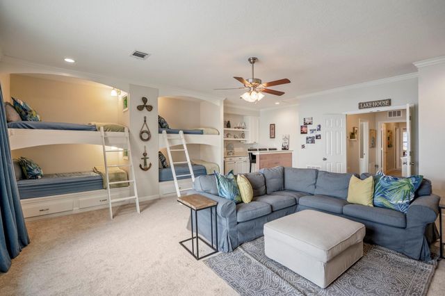 615 Inlet Drive, Livingston, TX 77351