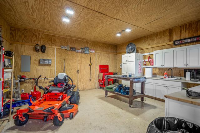 615 Inlet Drive, Livingston, TX 77351