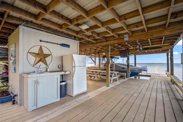 615 Inlet Drive, Livingston, TX 77351