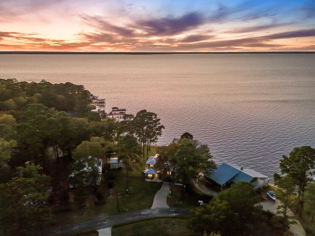 615 Inlet Drive, Livingston, TX 77351