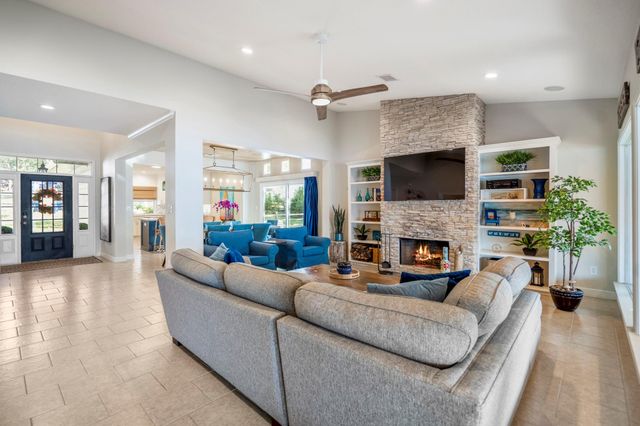 615 Inlet Drive, Livingston, TX 77351