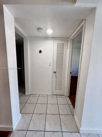 1550 NE 191st St 211, Miami, FL 33179