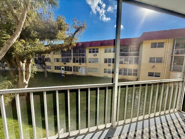 1550 NE 191st St 211, Miami, FL 33179