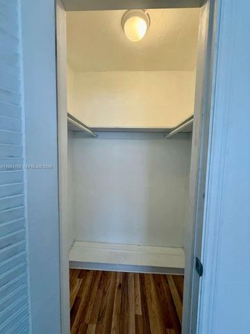 1550 NE 191st St 211, Miami, FL 33179