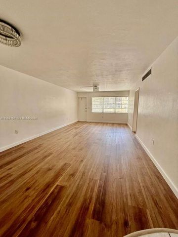 1550 NE 191st St 211, Miami, FL 33179