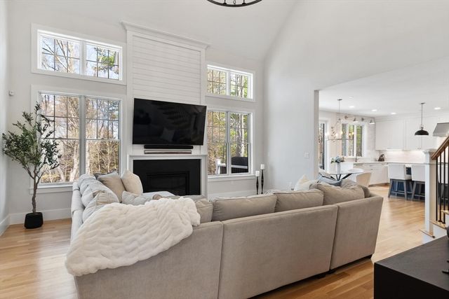 1 Honeybee Pass, Hopkinton, MA 01748