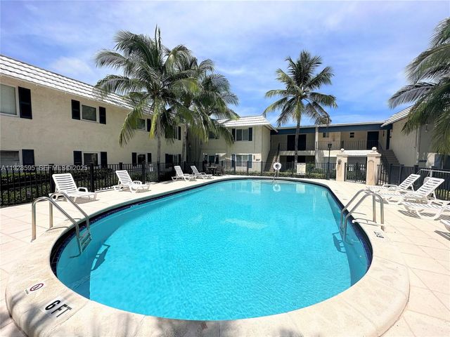 8603 SW 68th Ct 26, Pinecrest, FL 33156