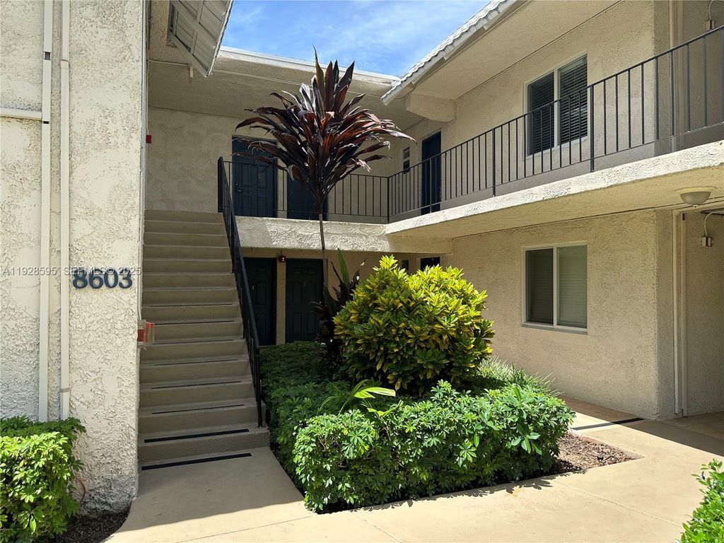 8603 SW 68th Ct 26, Pinecrest, FL 33156